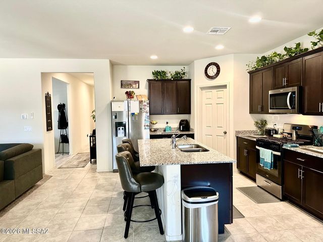 879 W Calle El Acuario, Sahuarita, AZ 85629
