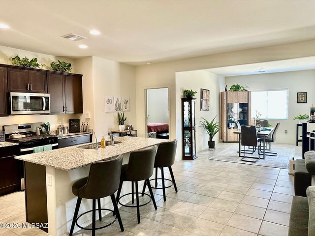 879 W Calle El Acuario, Sahuarita, AZ 85629