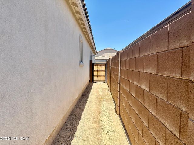 879 W Calle El Acuario, Sahuarita, AZ 85629