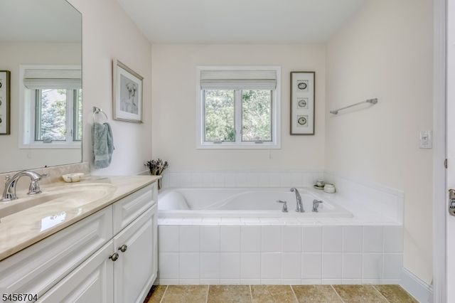 1202 Whitney Lane, Allendale Boro, NJ 07401