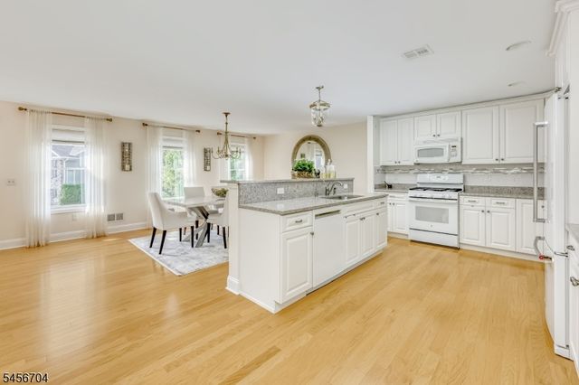 1202 Whitney Lane, Allendale Boro, NJ 07401
