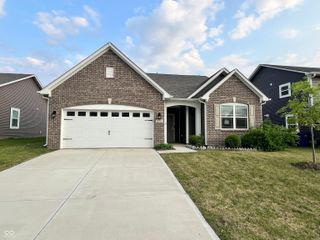 6729 Birmingham Avenue, Mccordsville, IN 46055