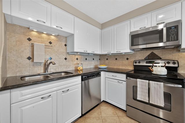 2001 Holcombe Boulevard 3305, Houston, TX 77030
