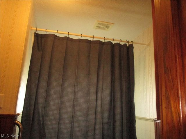 411 Eastlawn Street, Geneva, OH 44041