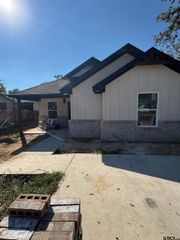917 Crosby St, Tyler, TX 75701