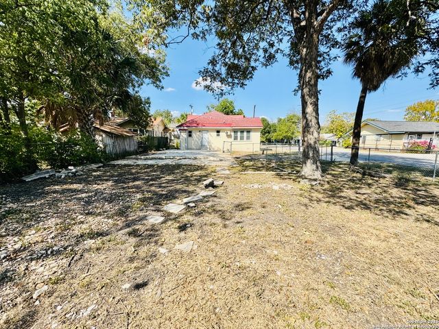 1602 W Craig Pl, San Antonio, TX 78201