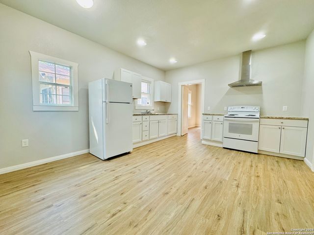 1602 W Craig Pl, San Antonio, TX 78201