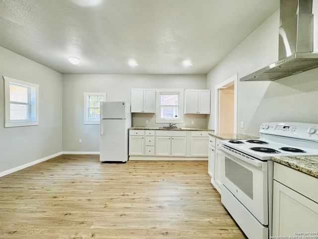 1602 W Craig Pl, San Antonio, TX 78201