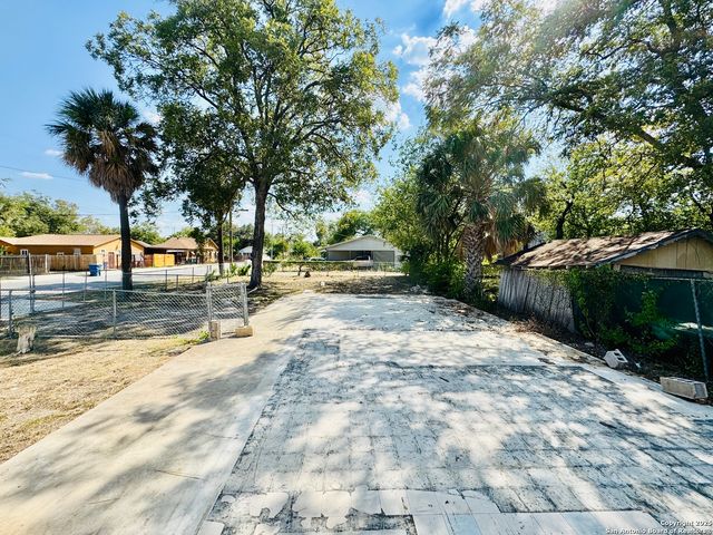 1602 W Craig Pl, San Antonio, TX 78201