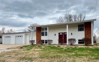 1342 Caulks Hill Road, St Charles, MO 63304
