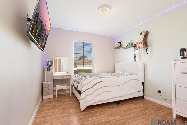 15290 E Henderson Dr, Prairieville, LA 70769