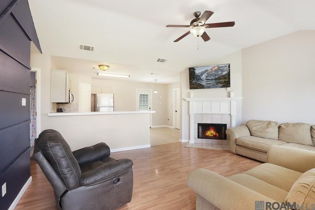 15290 E Henderson Dr, Prairieville, LA 70769