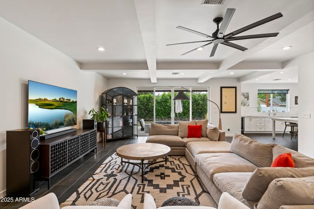 4617 E CAMBRIDGE Avenue, Phoenix, AZ 85008