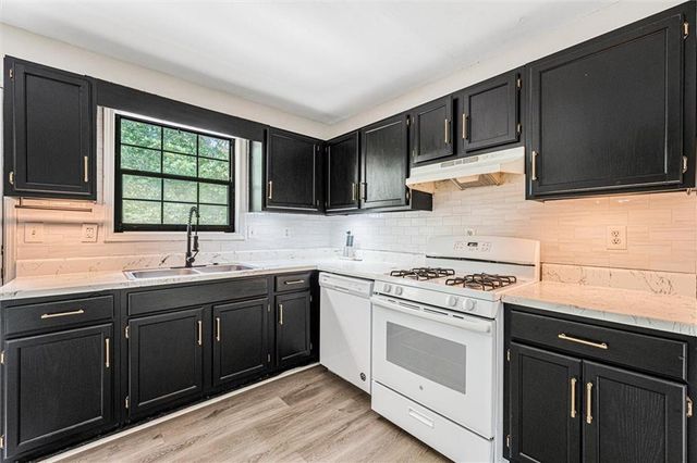 2271 Chestnut Place, Lithia Springs, GA 30122