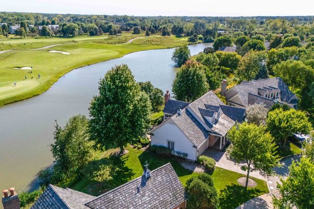 707 S Windsor Court, Lake Forest, IL 60045