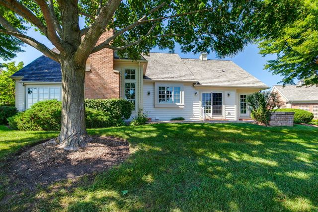 707 S Windsor Court, Lake Forest, IL 60045