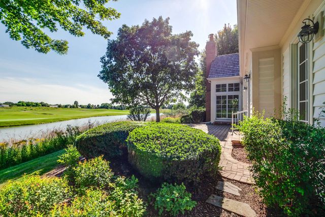707 S Windsor Court, Lake Forest, IL 60045