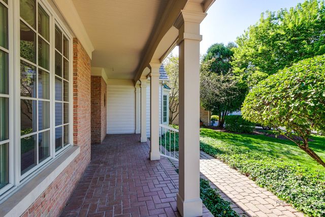 707 S Windsor Court, Lake Forest, IL 60045