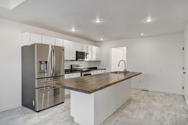 820 S Quade Road, Springfield, MO 65802