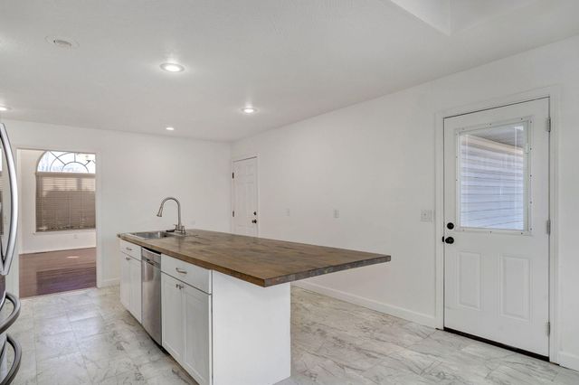 820 S Quade Road, Springfield, MO 65802