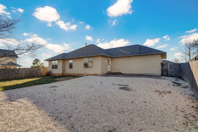 820 S Quade Road, Springfield, MO 65802