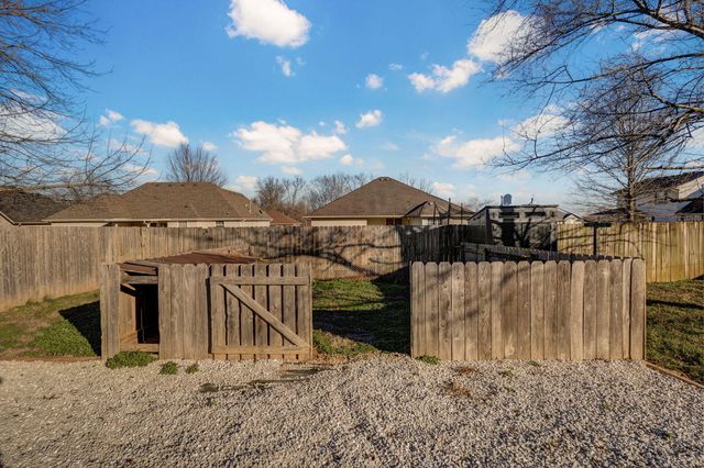 820 S Quade Road, Springfield, MO 65802