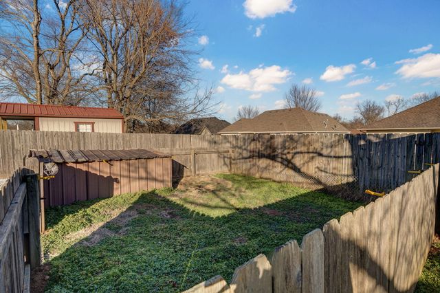 820 S Quade Road, Springfield, MO 65802