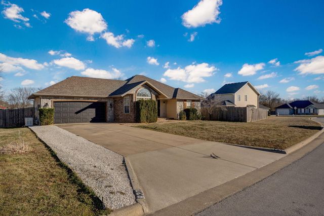 820 S Quade Road, Springfield, MO 65802