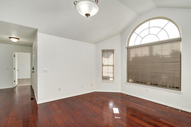 820 S Quade Road, Springfield, MO 65802