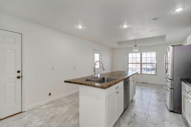 820 S Quade Road, Springfield, MO 65802