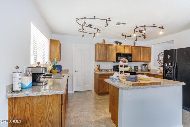 617 W Racine Loop, Casa Grande, AZ 85122