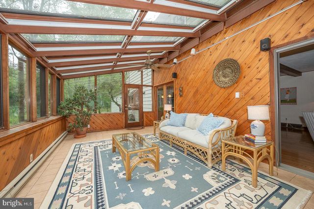 6 QUARTERWOOD RD, Malvern, PA 19355