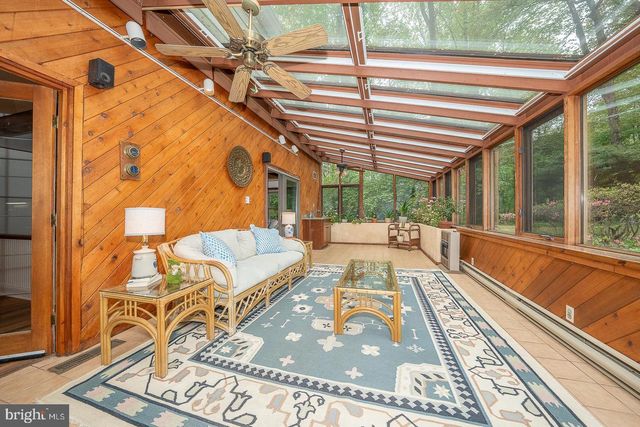 6 QUARTERWOOD RD, Malvern, PA 19355