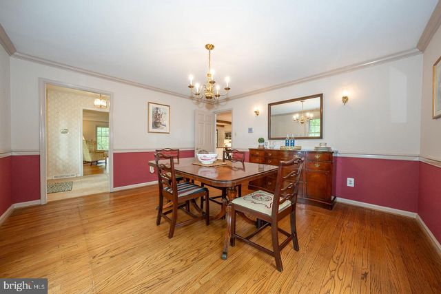 6 QUARTERWOOD RD, Malvern, PA 19355