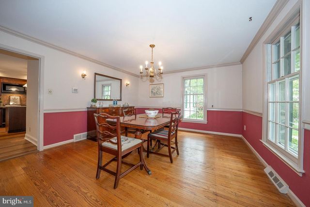 6 QUARTERWOOD RD, Malvern, PA 19355