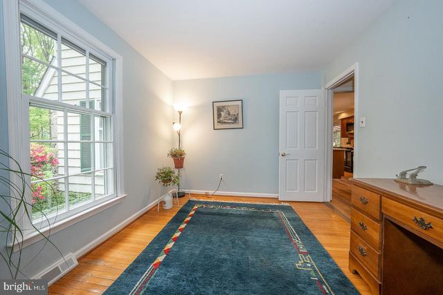 6 QUARTERWOOD RD, Malvern, PA 19355