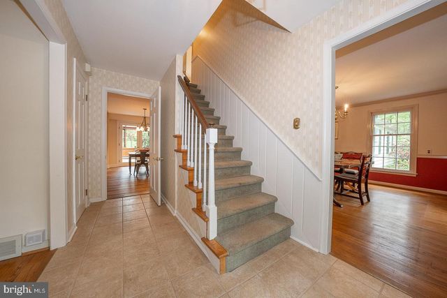 6 QUARTERWOOD RD, Malvern, PA 19355