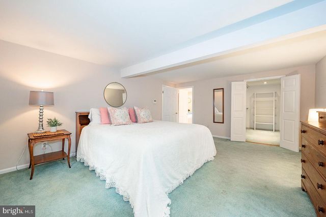 6 QUARTERWOOD RD, Malvern, PA 19355