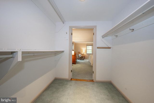 6 QUARTERWOOD RD, Malvern, PA 19355