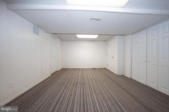 6 QUARTERWOOD RD, Malvern, PA 19355