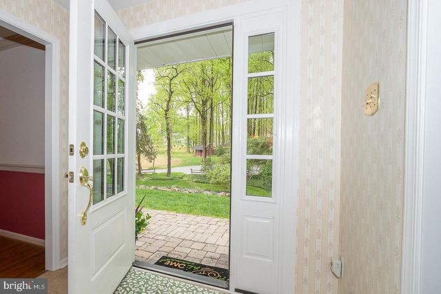 6 QUARTERWOOD RD, Malvern, PA 19355