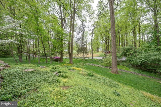 6 QUARTERWOOD RD, Malvern, PA 19355