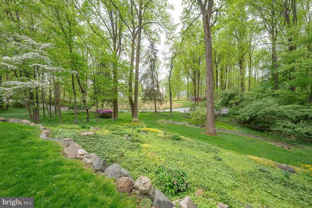 6 QUARTERWOOD RD, Malvern, PA 19355