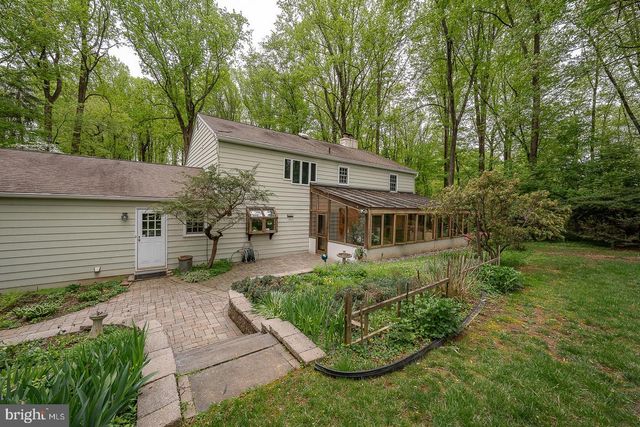 6 QUARTERWOOD RD, Malvern, PA 19355