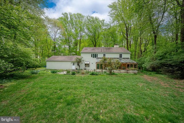 6 QUARTERWOOD RD, Malvern, PA 19355