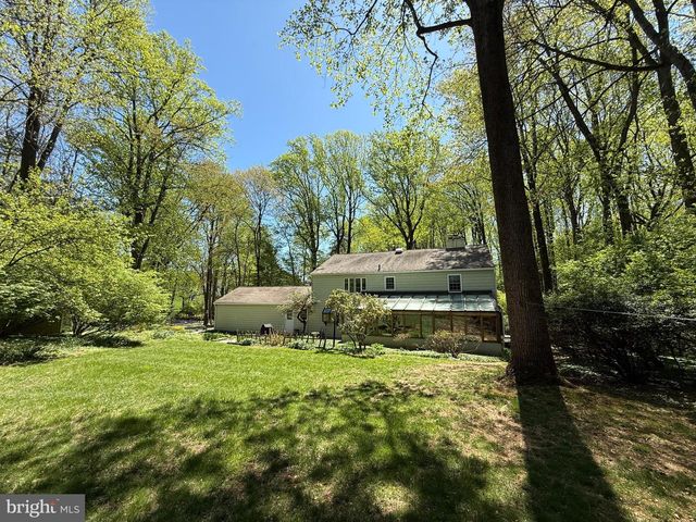 6 QUARTERWOOD RD, Malvern, PA 19355