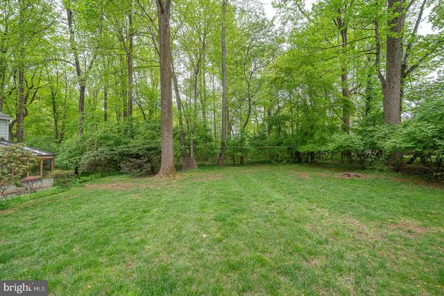 6 QUARTERWOOD RD, Malvern, PA 19355