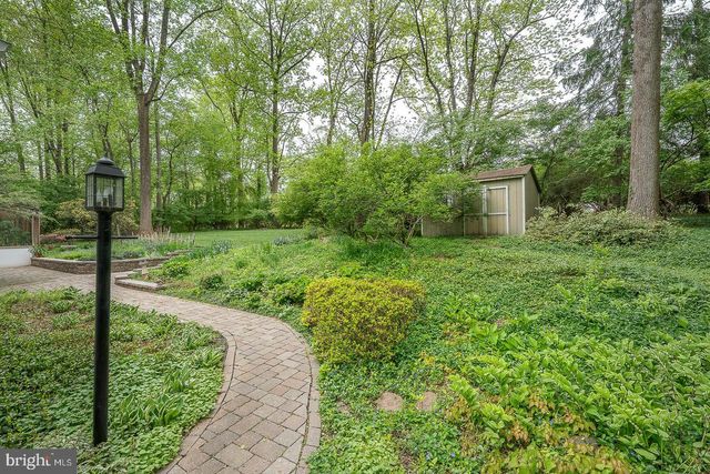 6 QUARTERWOOD RD, Malvern, PA 19355