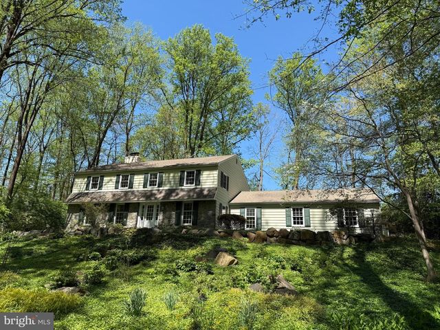 6 QUARTERWOOD RD, Malvern, PA 19355