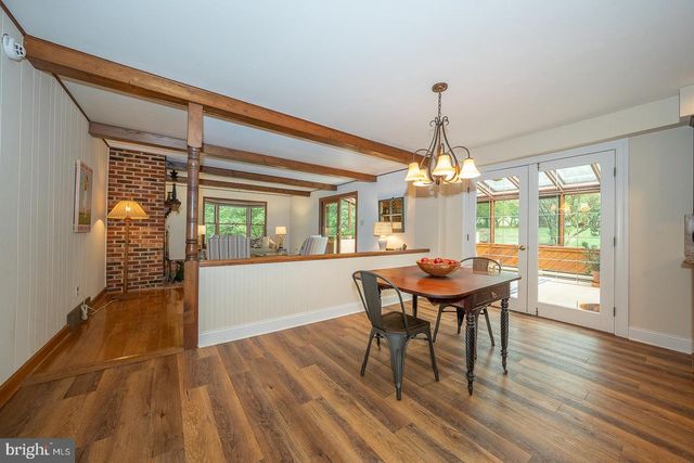 6 QUARTERWOOD RD, Malvern, PA 19355